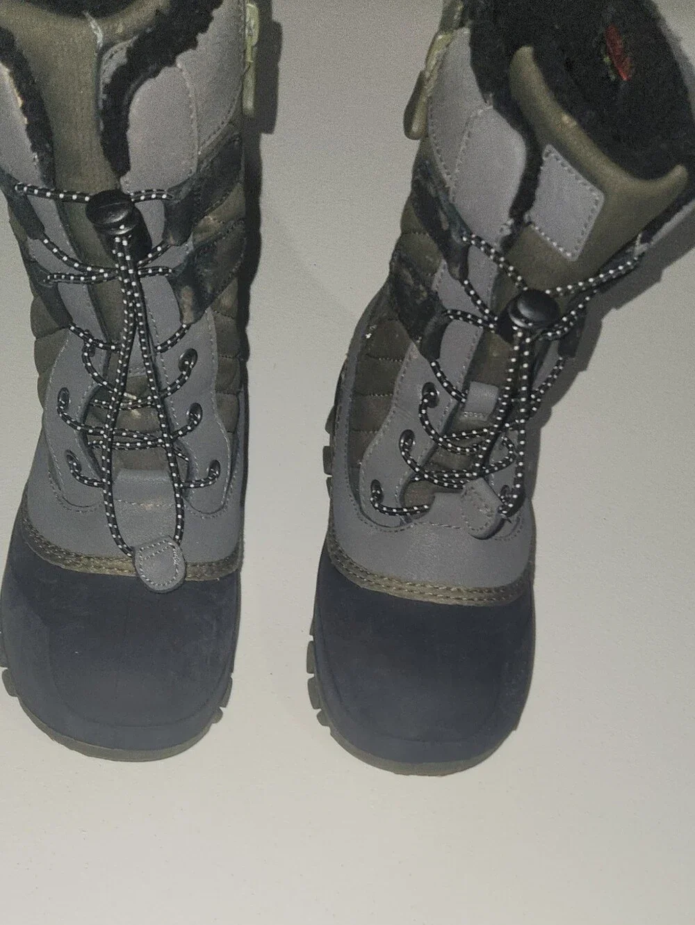 Gray/Green Quilted Winter Boots Size 1 Little Boys